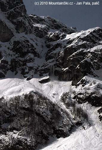 One of small self released avalanches