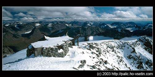 Nejvyšší norský vrchol Galdhopingen v září 2003