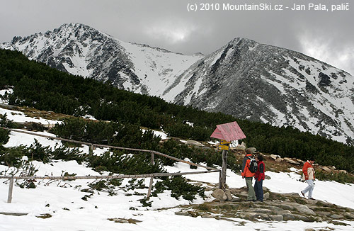 There is enough snow for skiing behind Patria