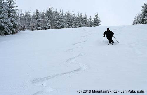 Left trace is mine, Libor on the right, upper part of Machůzky ski center