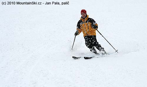 Lenka in strong snowing in lower part of Machůzky ski center