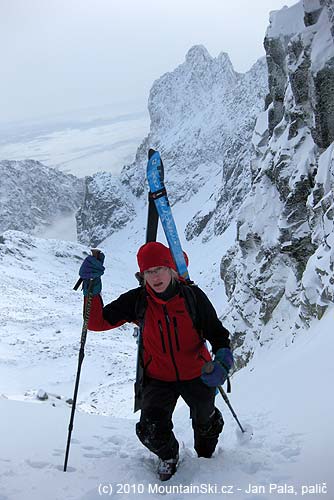 Lenka few steps below Sedielko