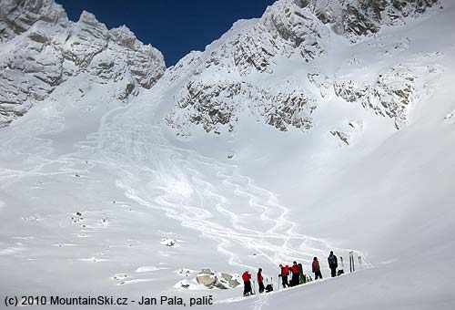 The whole group skied down including one small snow avalanche