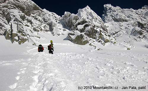 Height of slab was 20 cm, but whole avalanche way down was quite long