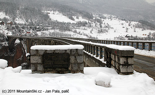 Most přes Taru, poprvé, co jsem ho viděl pod sněhem