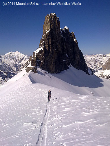 Kamenný pilíř Tschingellochtighorn 2735 m