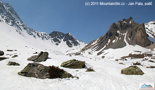 Údolím na sedlo Pas de Chévres – 2855 m