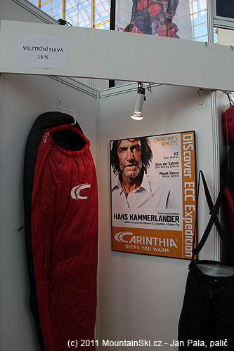 Tváří firmy Carinthia je Hans Kammerlander, nevím, proč mu ve výčtu na plakátu chyběl Everest s lyžemi v roce 1996