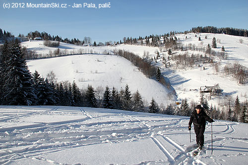 Druhý výstup na skialpech, v pozadí vpravo Přelač