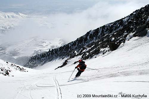 Skiing from Korjakskij