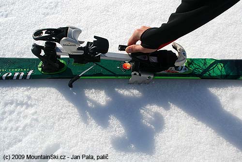 Diamir Eagle – attaching of cramponsz