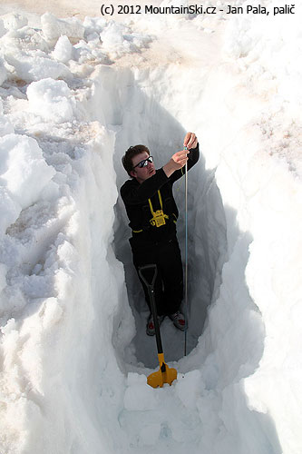 Pokus o prokopání se sněhem k vodě – neúspěšný