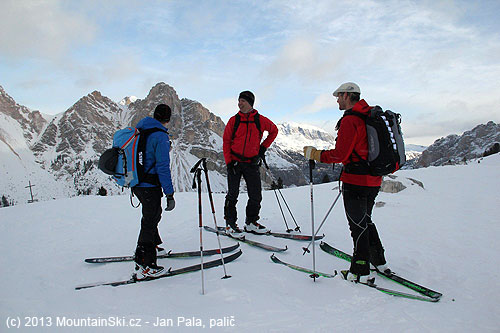 The first group in pass Limo – altitude 2172 m