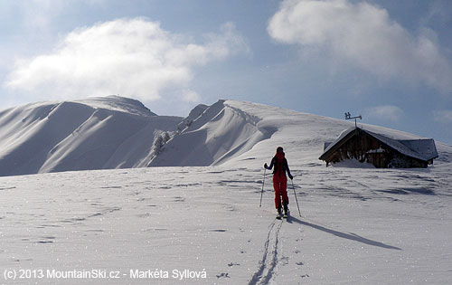 The summit and ridge Pleschnitzzinkenu, closed hut Pleschnitzzinken Hütte