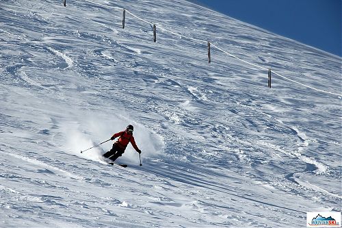 Iva & her powder power