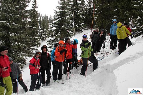 Basic avalanche training using different probes on Jahorina mountains