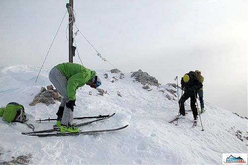 We are almost ready for downhill from the summit of Col Bechei de Sora