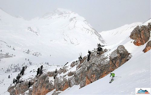 Fantastic skiing down to the valley