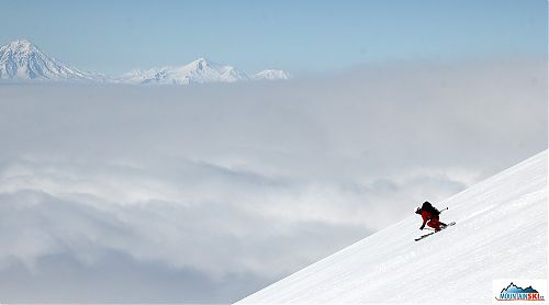 Roman Gregus skiing from volcano Viljjuchik