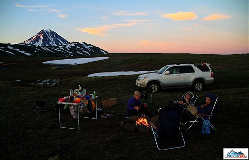 The temperature cooled down at sunset - we did not mind about it sitting next to fire and drinking wine