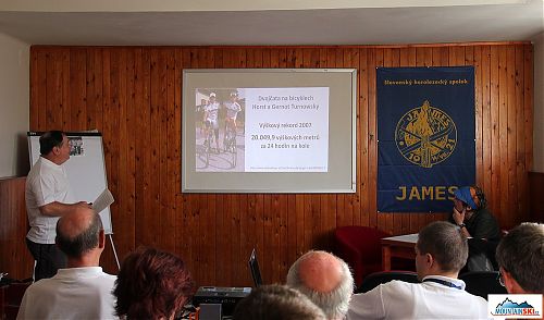 MUDr. Ivan Rotman ve svých přednáškách podrobně přestavil nejzajímavější prezentace z kongresů zaměřeých na horskou medicínu v roce 2013
