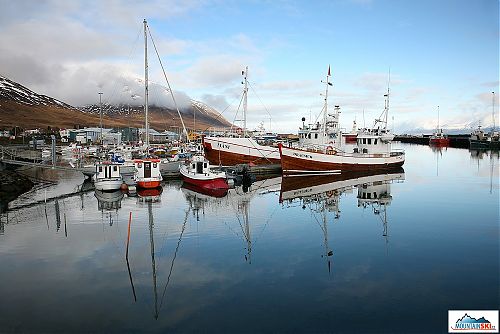 Přístav v islandské Mecce heliskiingu - Dalvík