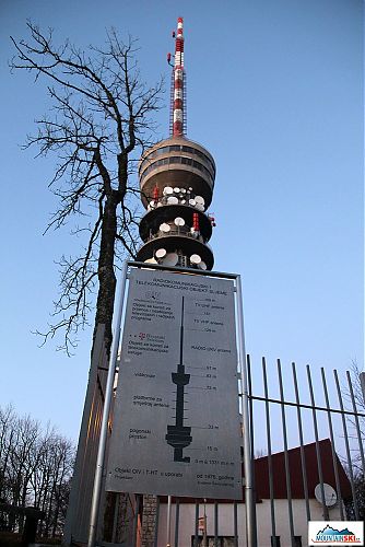 Telekomunikační věž vysoká 169 metrů na Sljeme, výška je impozantní