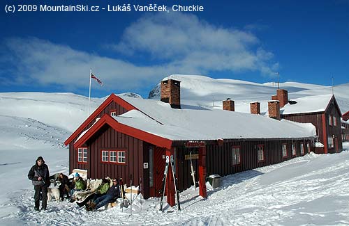 Cabin Rondvassbu in its winter beauty