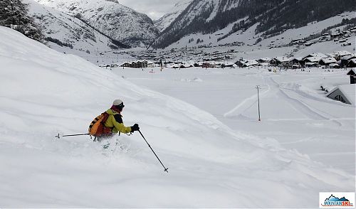 Skier: palič, lokalita: Livigno, dojezd dolů ke Carosello 