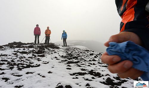 Sněhová bouřka, která nás potkala na vrcholu Hekly, foto pořízeno v srpnu