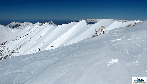 Na Vichrenu se to záhadně láme, z žuly je najednou vápenec – hřeben Končeto zřejmě nebude úplně vhodný pro jarní turistiku, foto Jan Stárek