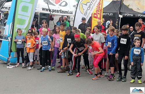 Chvíle těsně před startem dětských kategorií 21. běhu Teplickými skalami