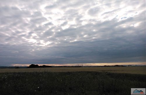 Výhled z běhu mezi poli nad Zdiby směrem do Klecan