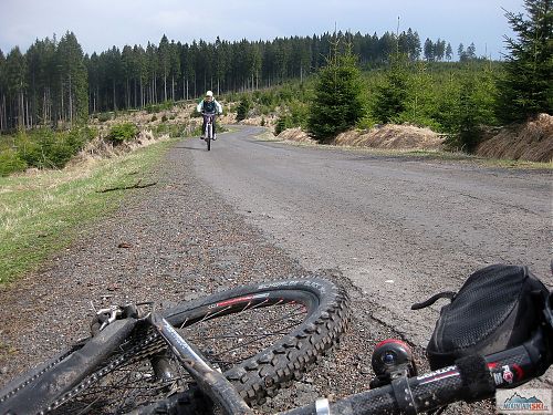 V Krušných horách je krásně, a na kole je nejčastější pohyb v rozmezí 800-1000 metrů nad mořem