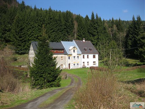 Budovy pamatující předválečné německé osídlení této oblasti