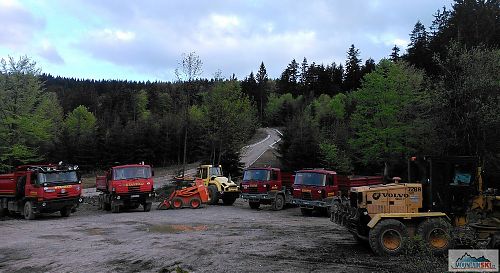 Slovenští stachanovci dělají ultramoderní cestu z Papajského sedla dále na hřebenu