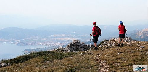 Sestup z Magara s výhledem na Ohridské jezero i samotné město Ohrid