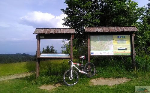 Z Bobku směr východ - úplně vzadu je Malá Fatra