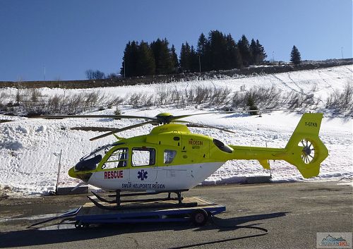 Jeden ze záchranářských vrtulníků v Avoriaz