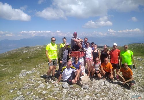 Skupinové foto na vrcholu Magaro v Galičici