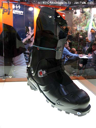 Prototype of extreme light weight shoes Crispi was behind glass