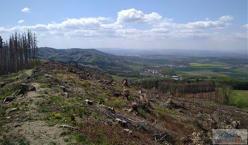 Tady se hlásí komplet vytěženo a na výhledy do kraje není ani potřeba rozhledna