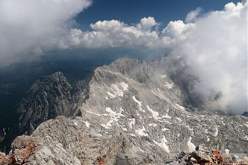 V Kamnišsko-Savinjských Alpách zůstal i na konci června ještě nějaký sníh