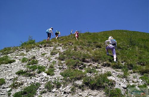 Škrábeme se svahem z Mudné doliny na hřeben