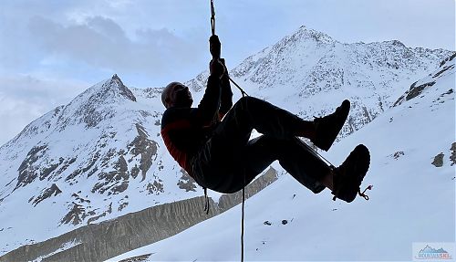 Nácvik sebezáchrany s využitím dvou prusíků, foto Jitka Růžičková