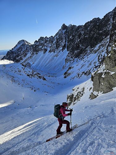 Výstup k dalšímu sjezdu nad nevysněženou dolinou